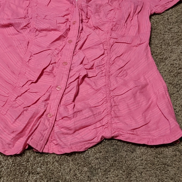 Vintage Styled Button Up Shirt - Picture 6 of 9